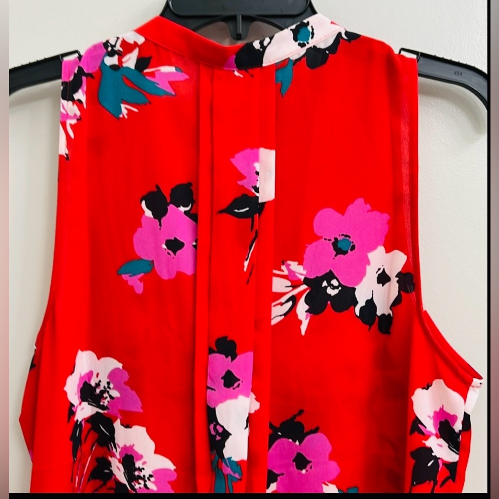 Hawthorn Sleeveless Blouse - Picture 9 of 14